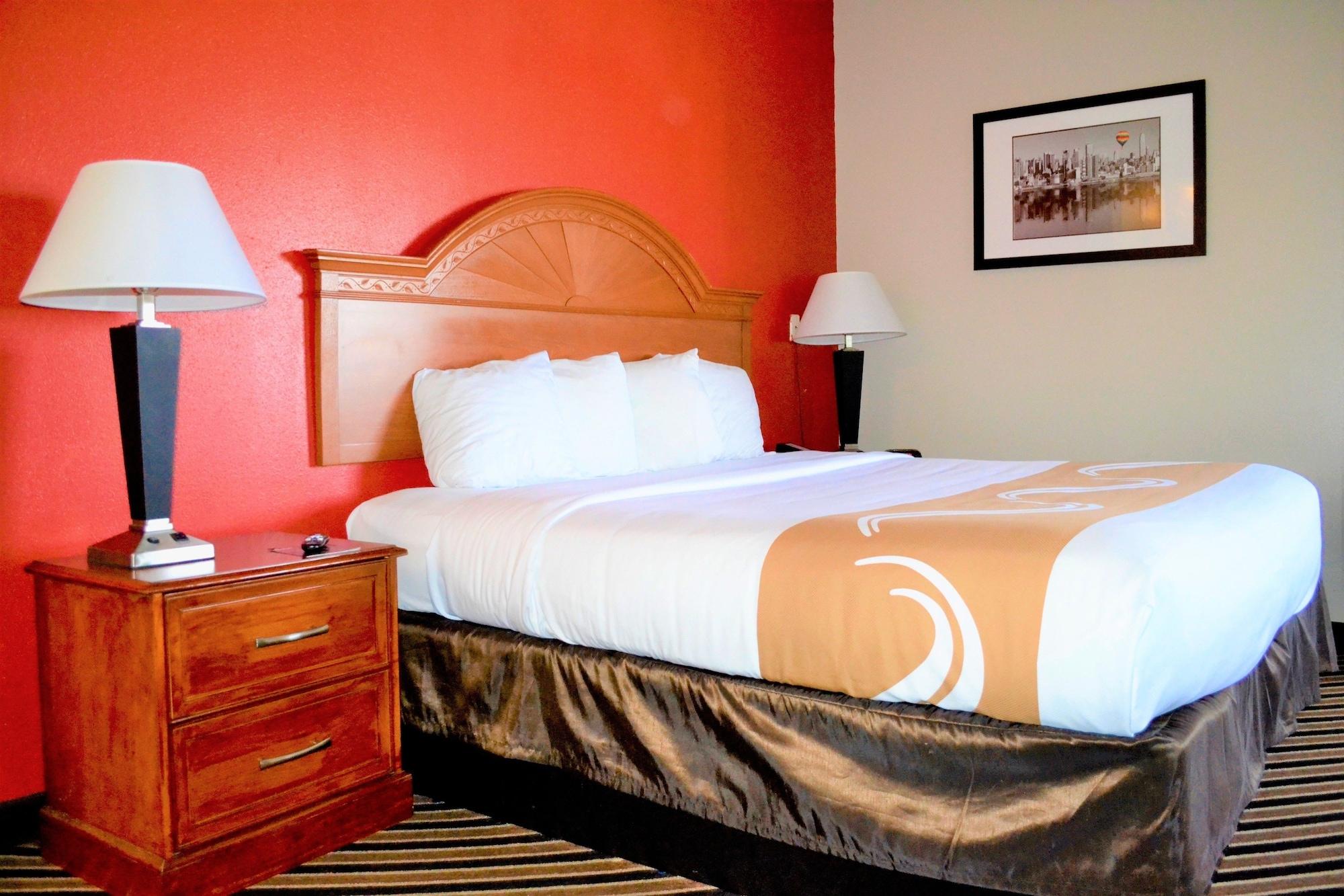 Quality Suites Tulsa I-44 Hotel