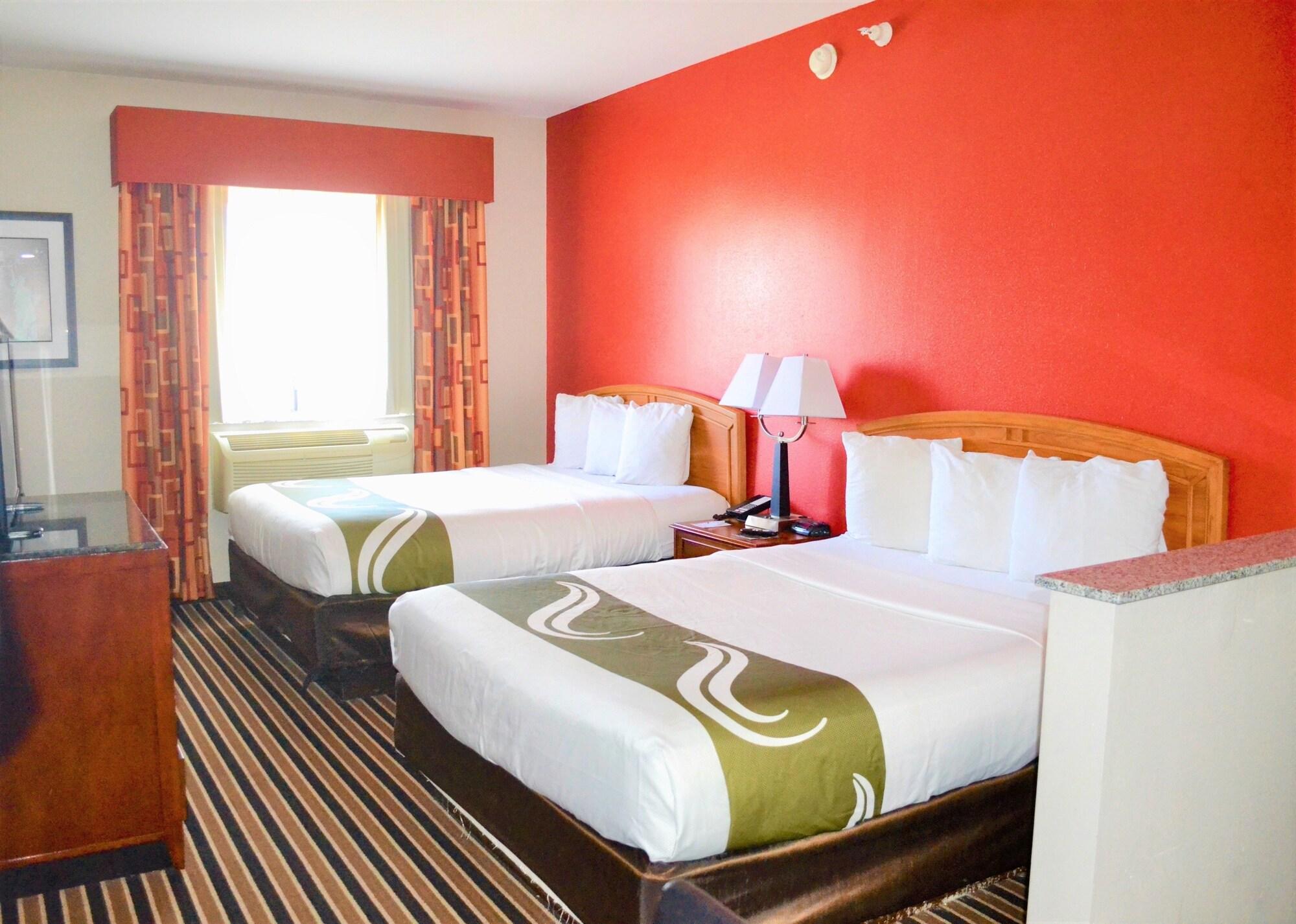 Hotel Quality Suites Tulsa I-44 3*