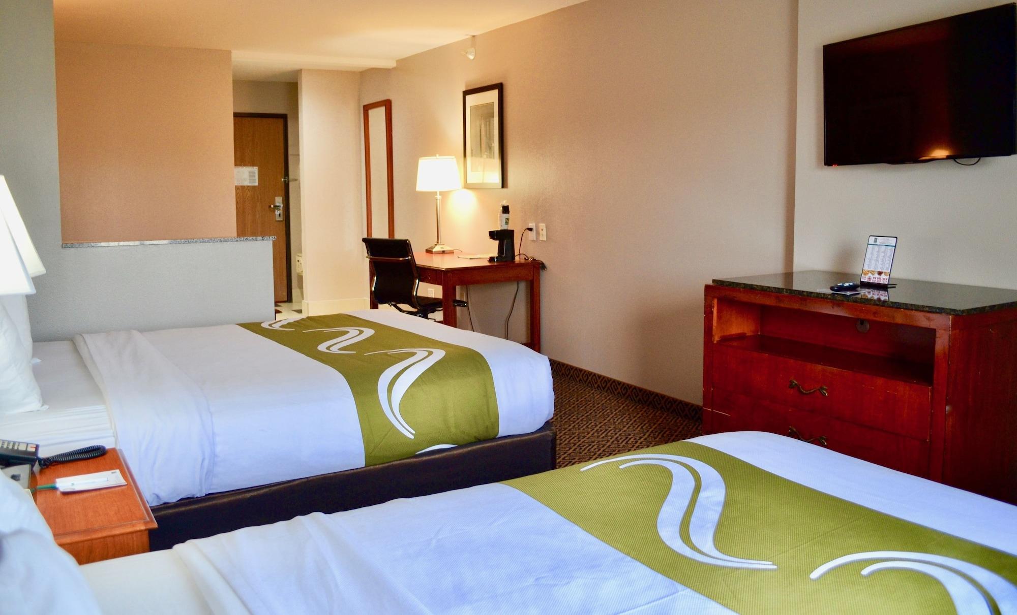 Quality Suites Tulsa I-44 Hotel