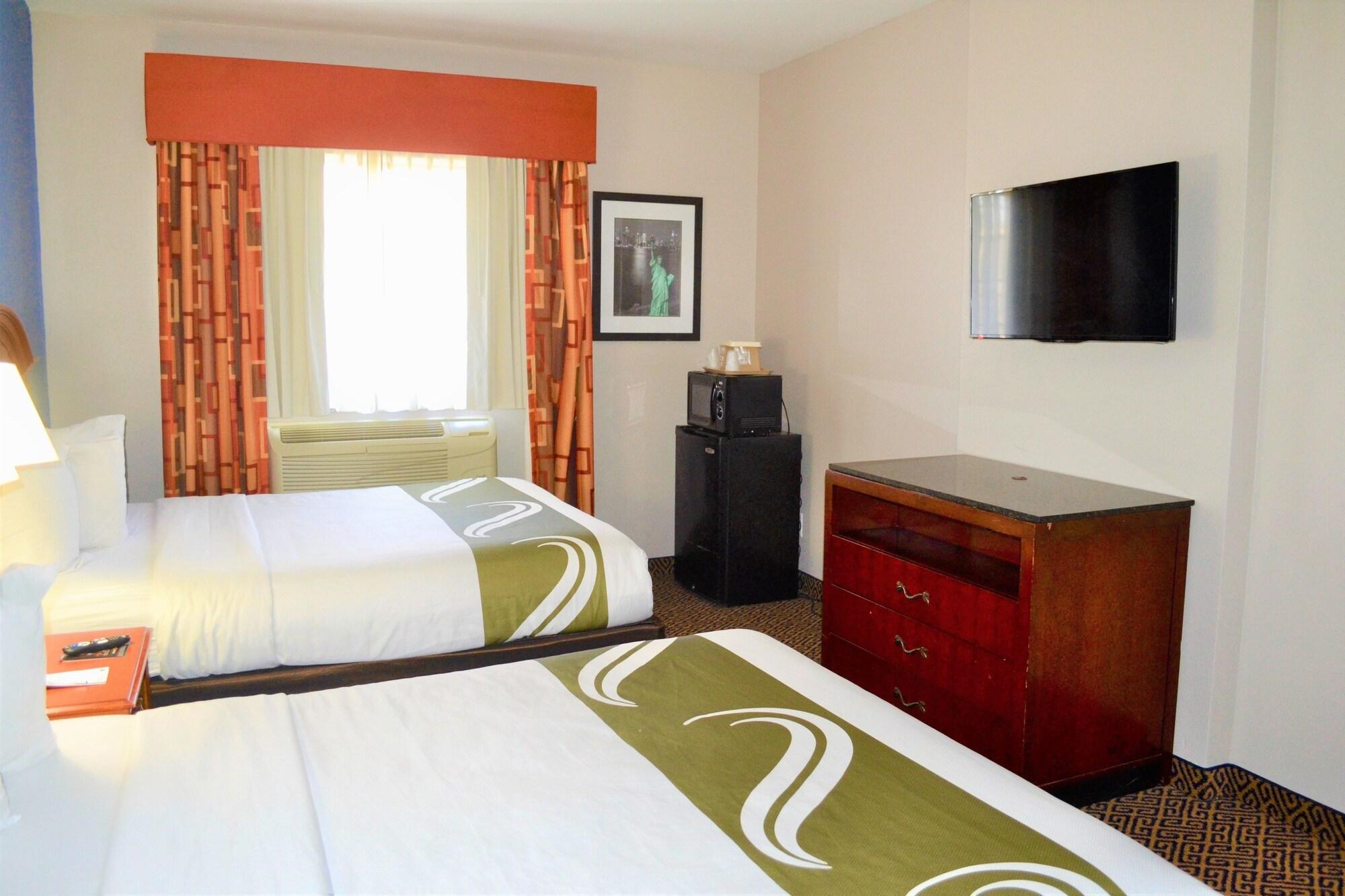 Quality Suites Tulsa I-44 3*