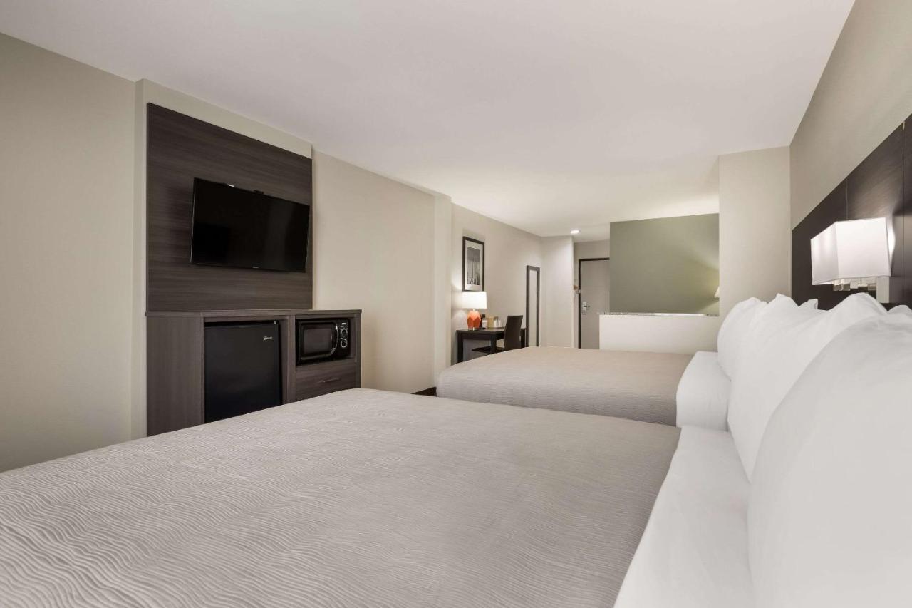 Quality Suites Tulsa I-44 3* Tulsa