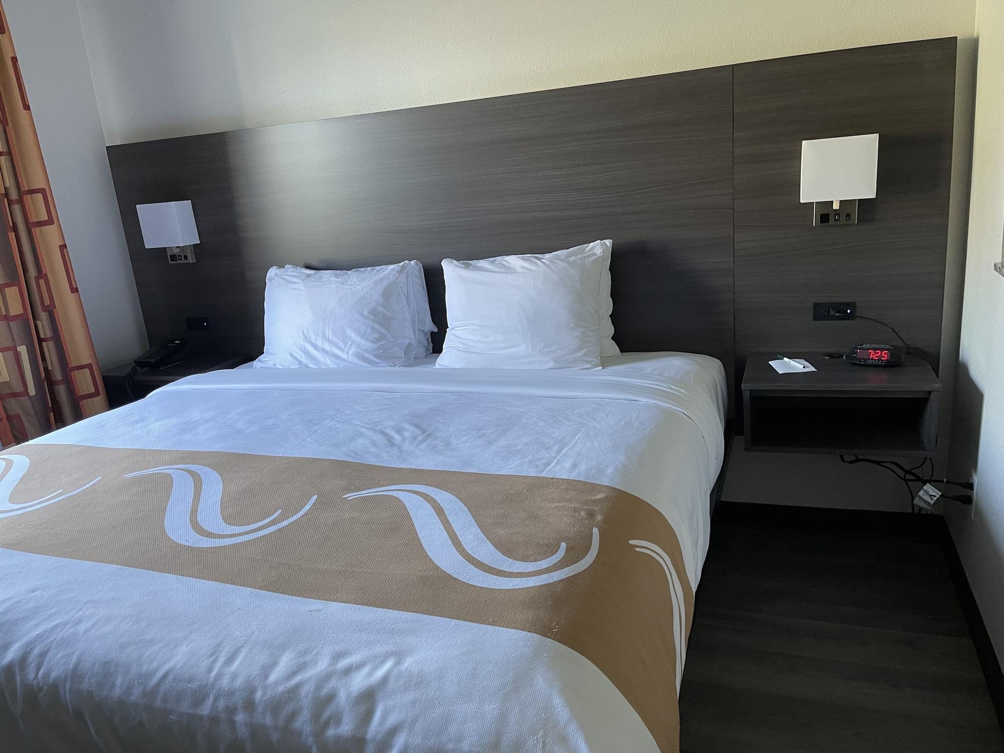 Hotel Quality Suites Tulsa I-44