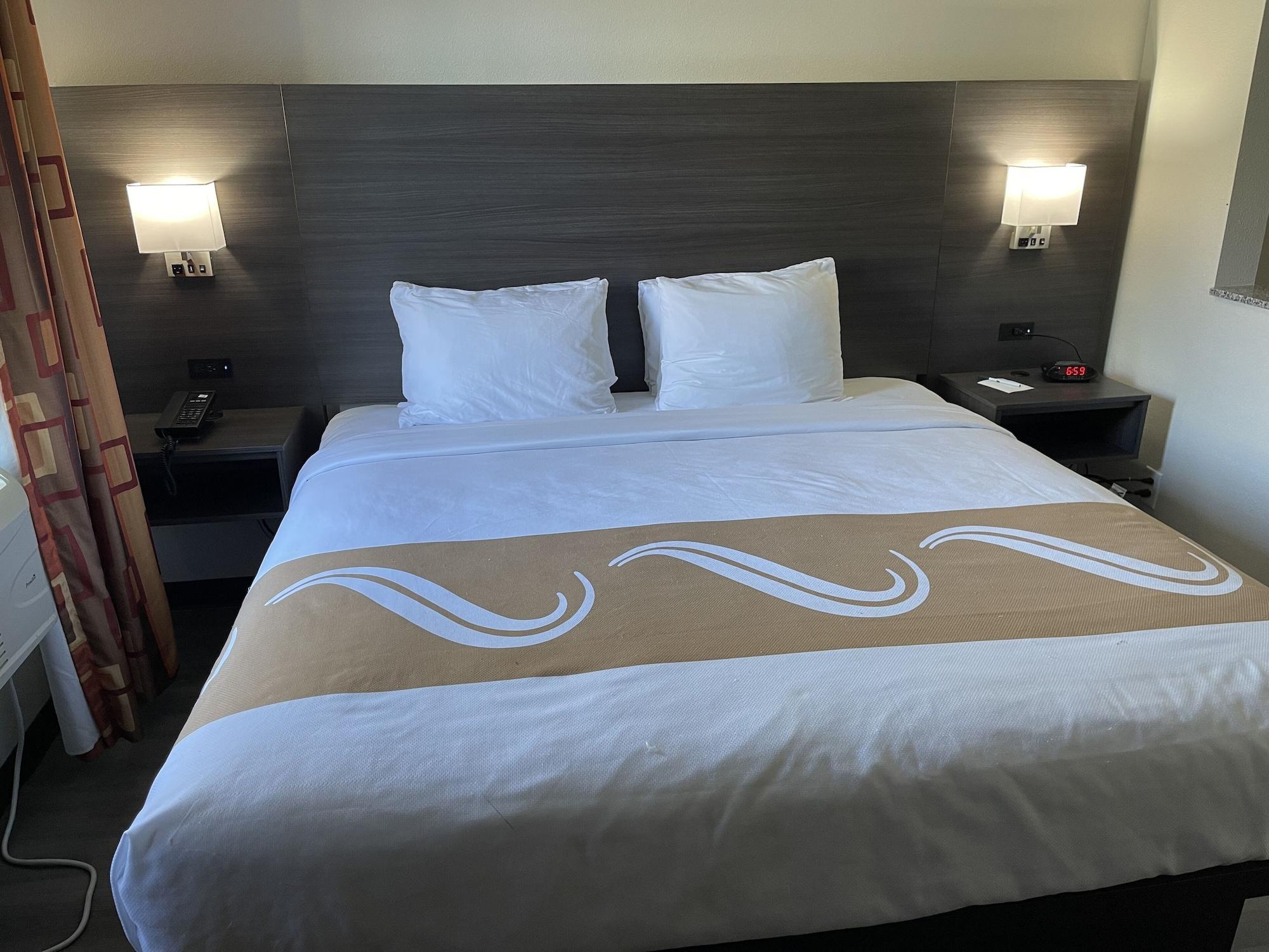 Quality Suites Tulsa I-44 Hotel