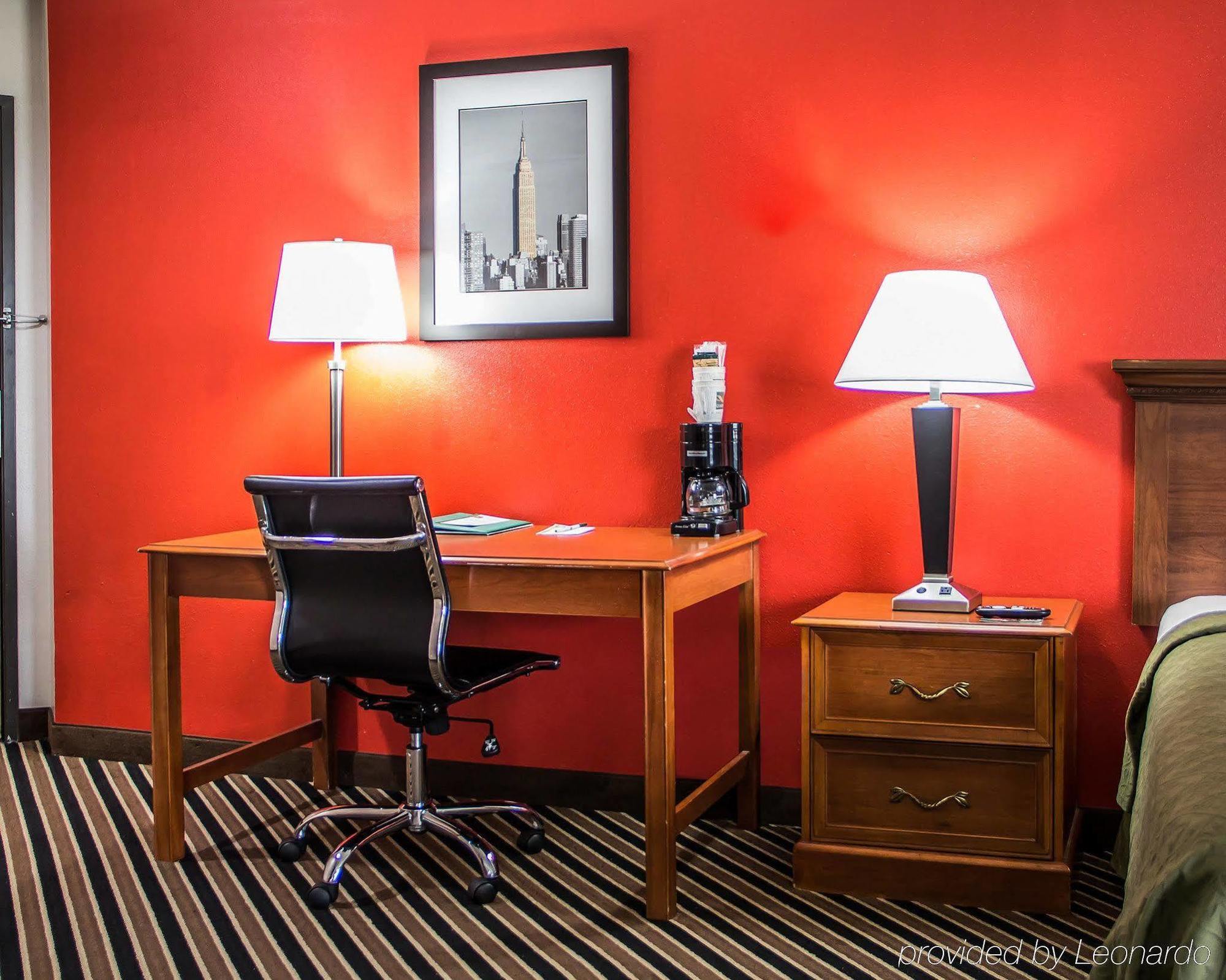Hotel Quality Suites Tulsa I-44 Tulsa