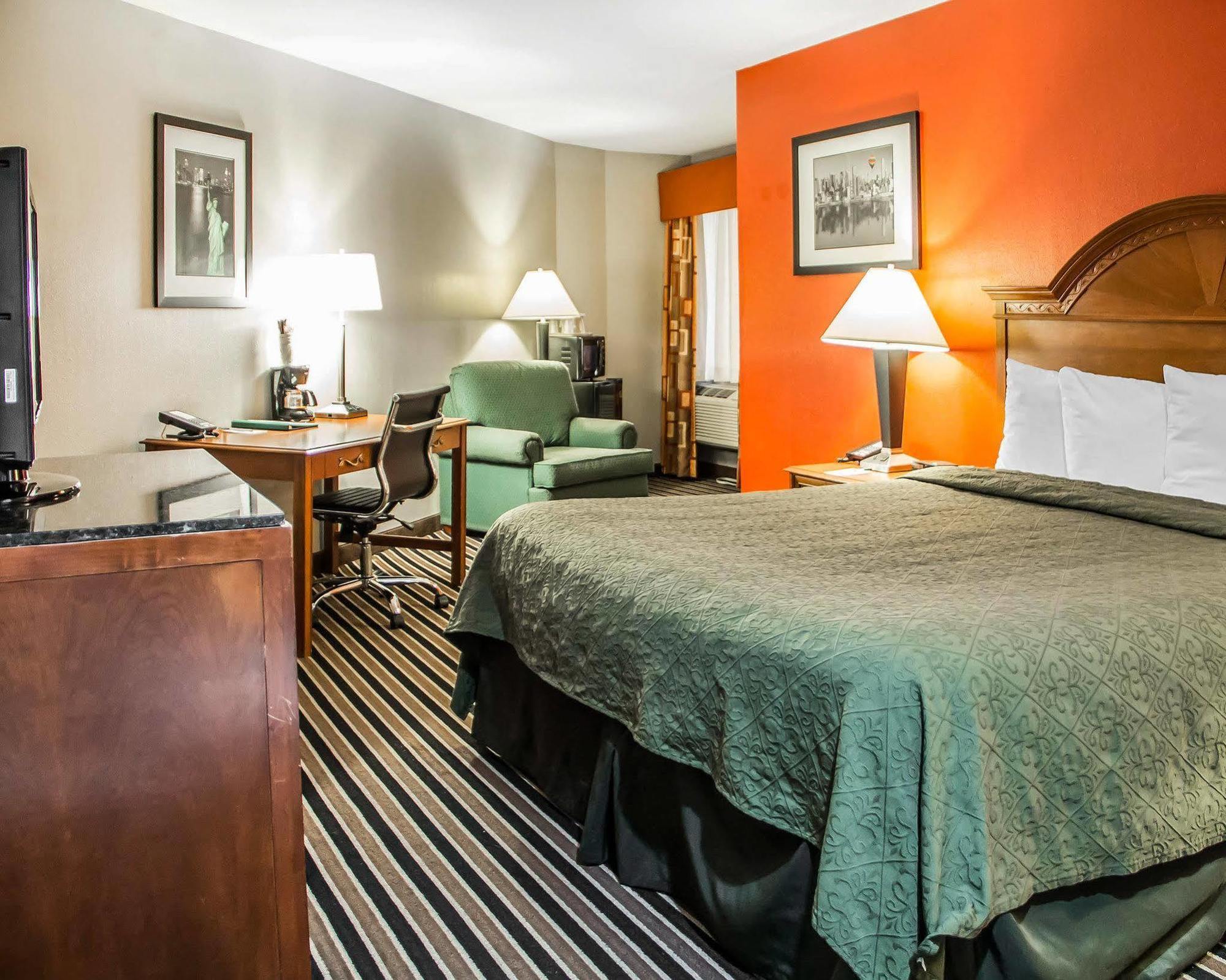 Hotel Quality Suites Tulsa I-44 Tulsa