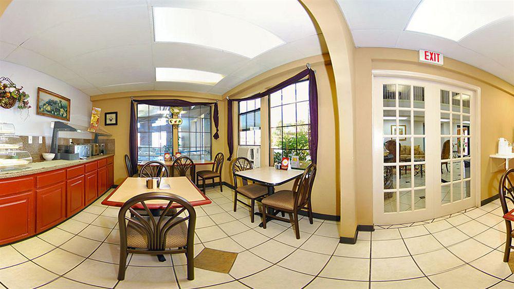 Quality Suites Tulsa I-44 Hotel